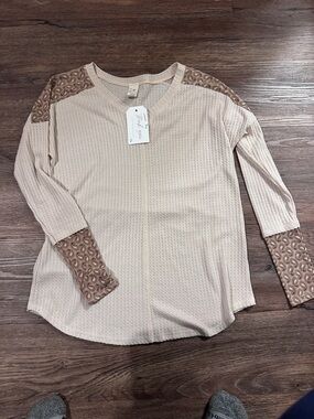 7th Ray Beige Waffle Knit V-Neck Top with Leopard Accent